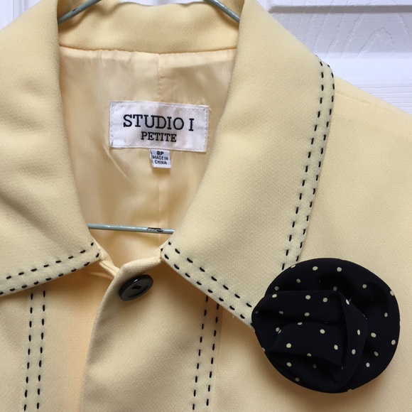 Yellow and Black Blazer - Picture 2 of 6